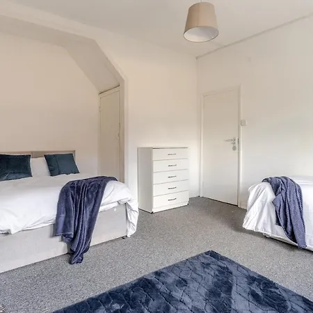 3-bedroom Contractor & Family House In Hébergement de vacances *